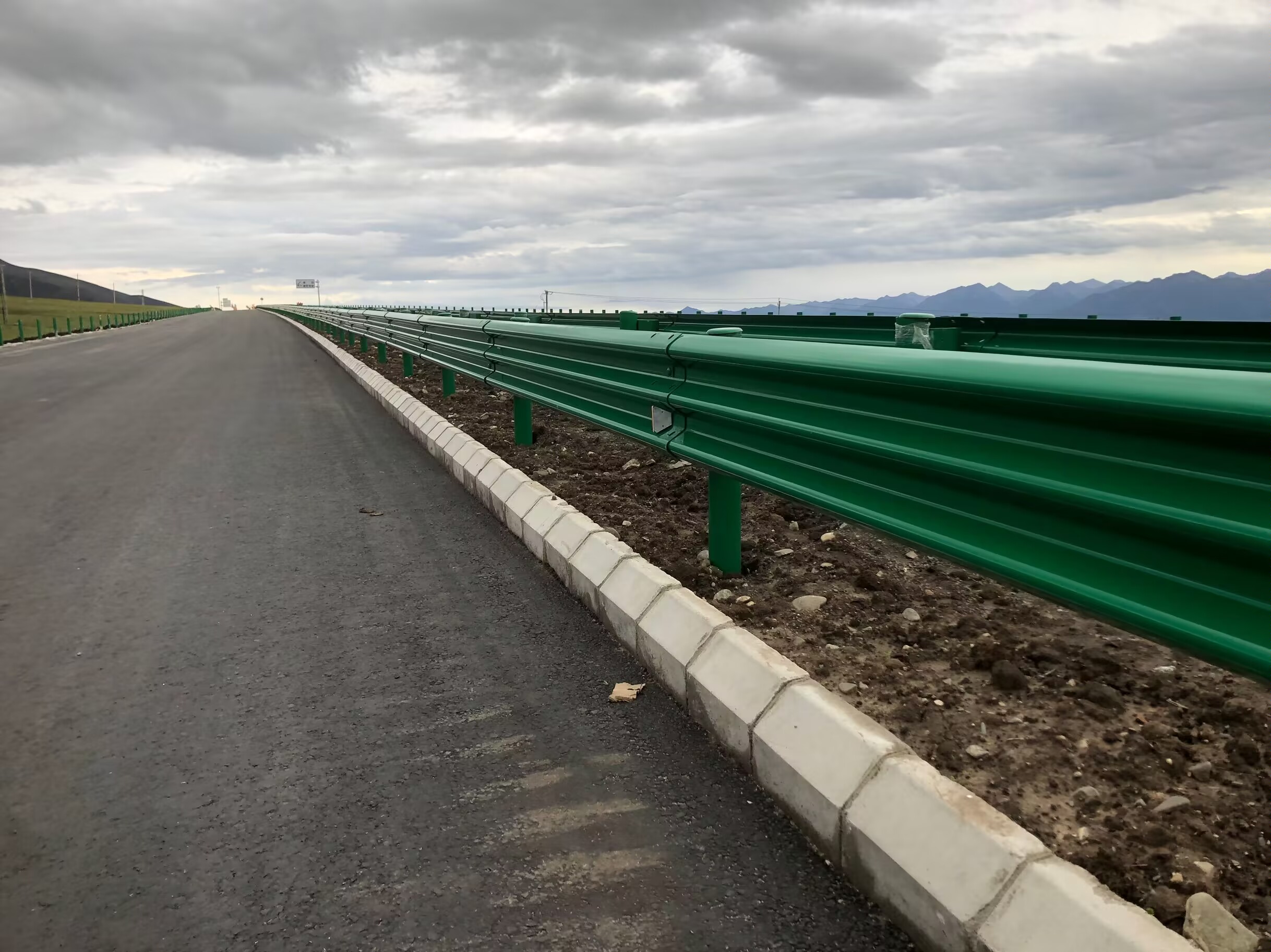 兰溪市乡村公路波形护栏波形护栏立柱 - 推荐